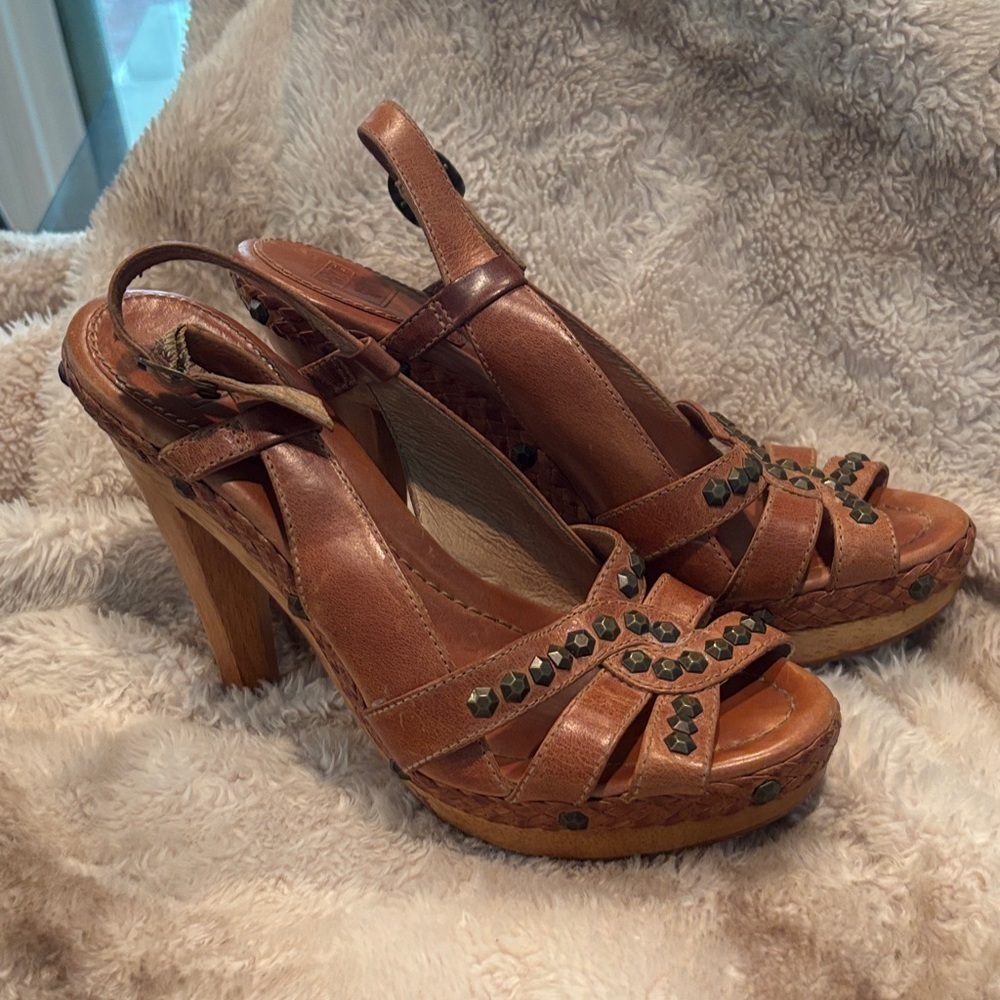 FRYE Caramel studded slingback Leather Heels - Picture 3 of 14